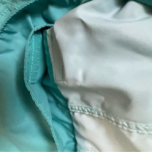 Columbia Women’s detachable hood breathable/Teal Hooded Windbreaker Jacket - Picture 10 of 15